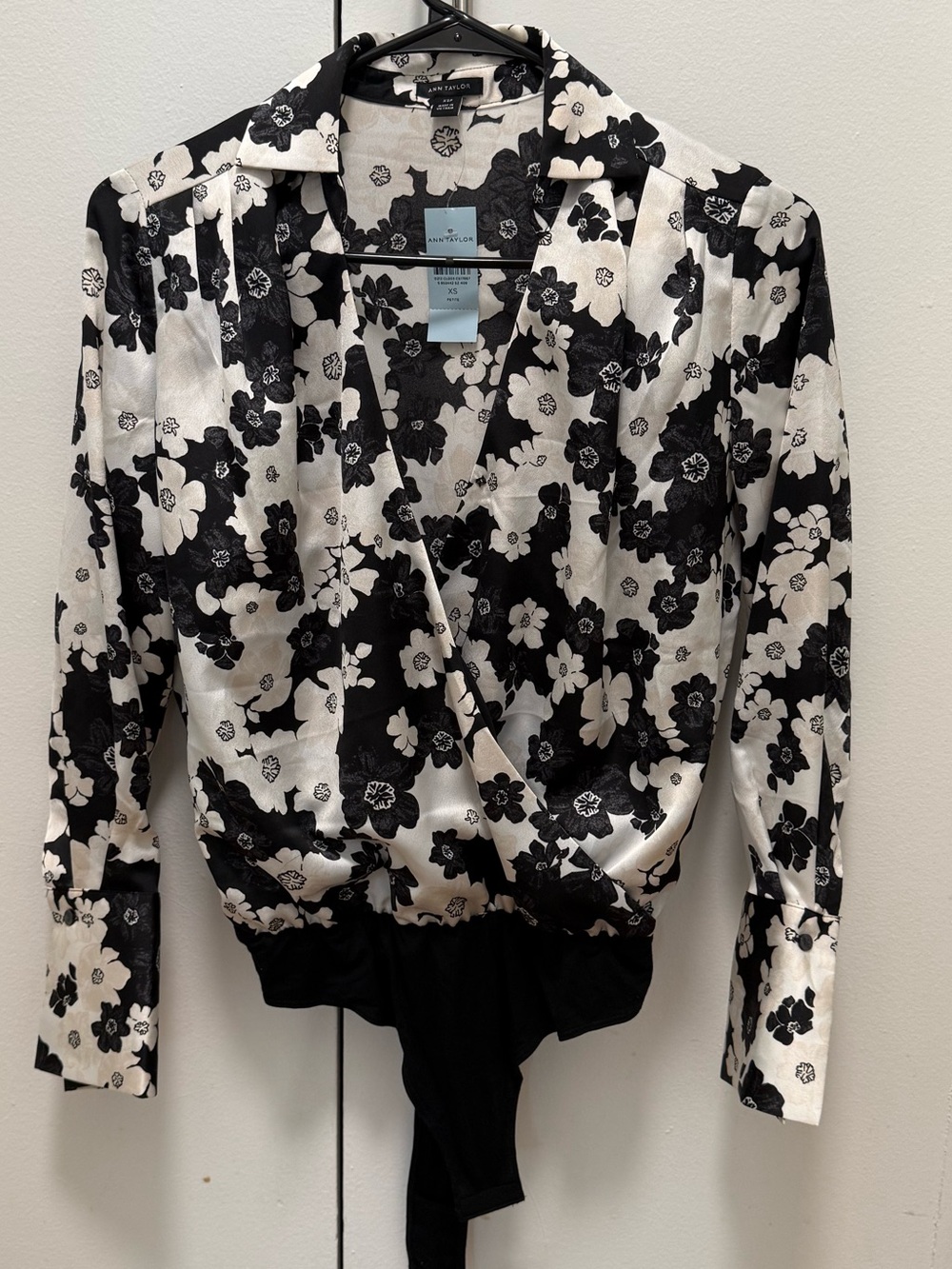 NWT Ann Taylor Black and White Floral Bodysuit Blouse, XS